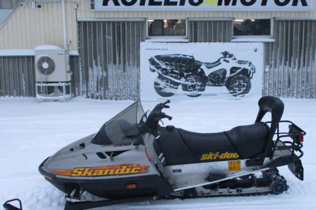Moottorikelkka - Ski-Doo Skandic
