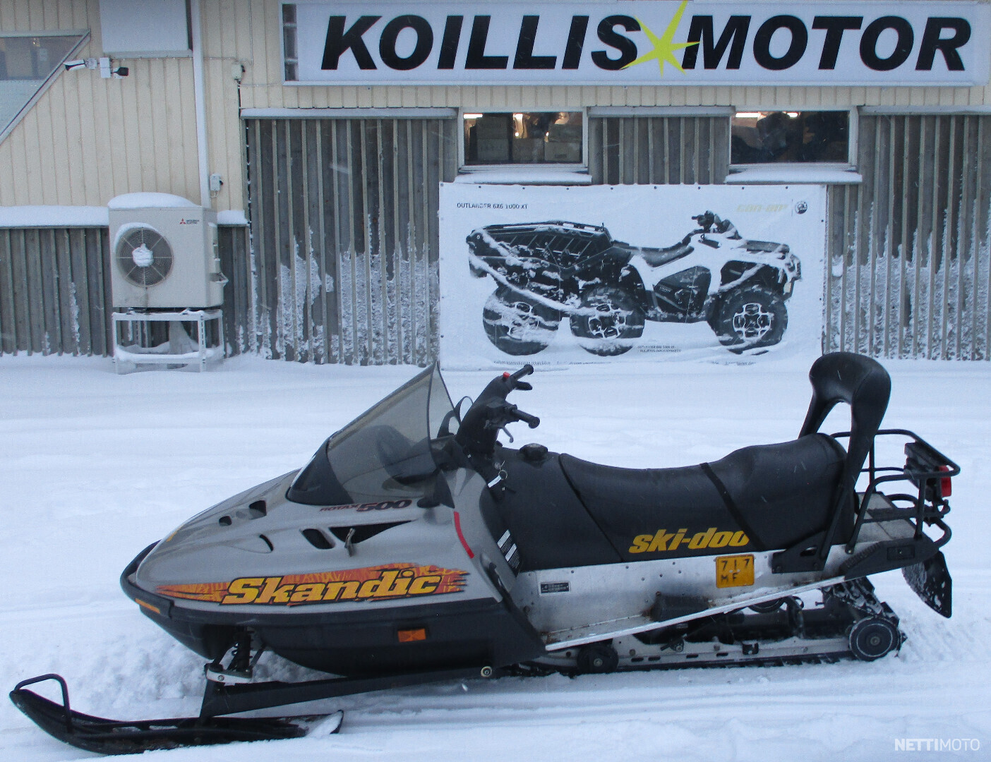 Moottorikelkka - Ski-Doo Skandic