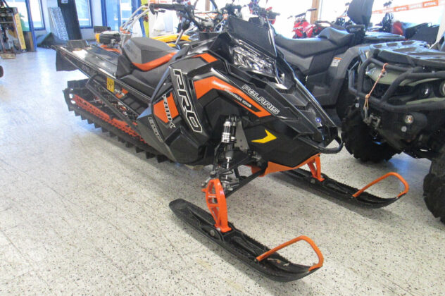 Moottorikelkka - Polaris Pro RMK