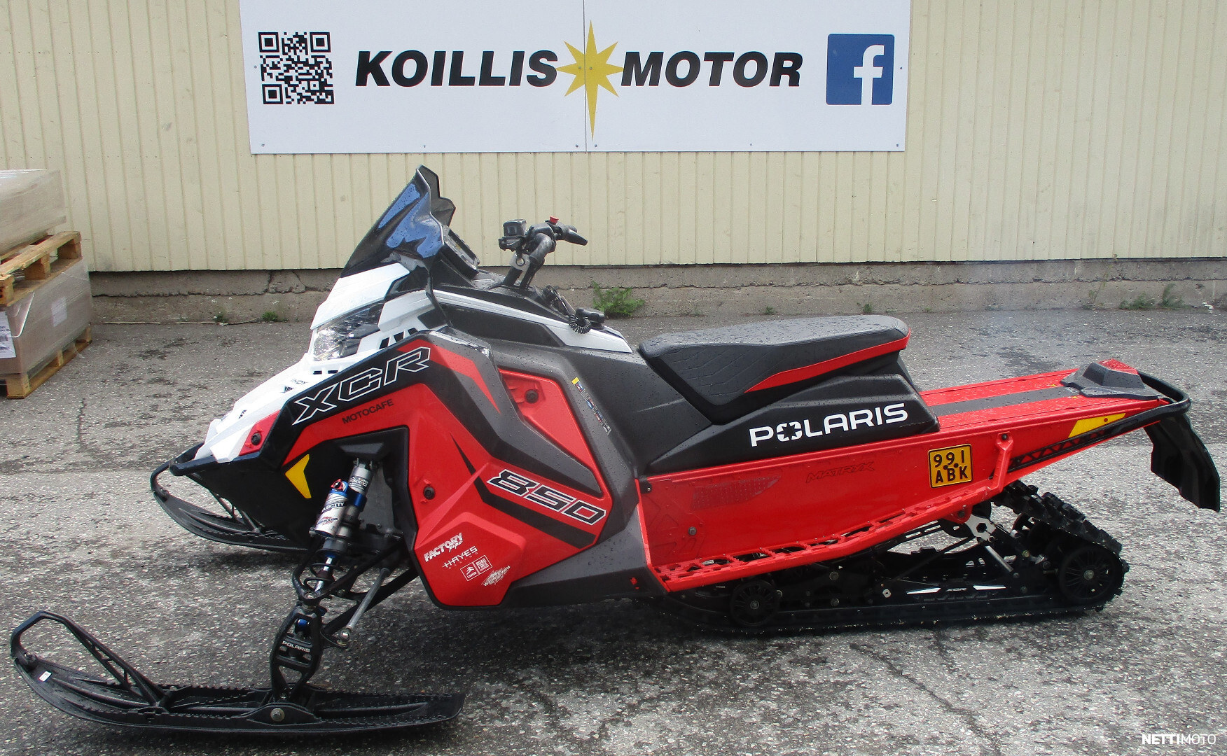 Moottorikelkka - Polaris XCR