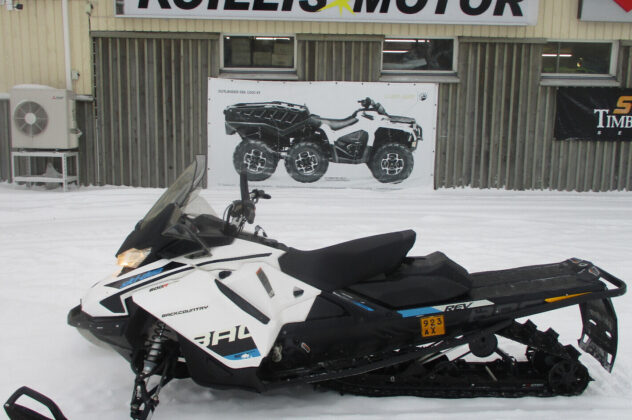 Moottorikelkka - Ski-Doo Backcountry