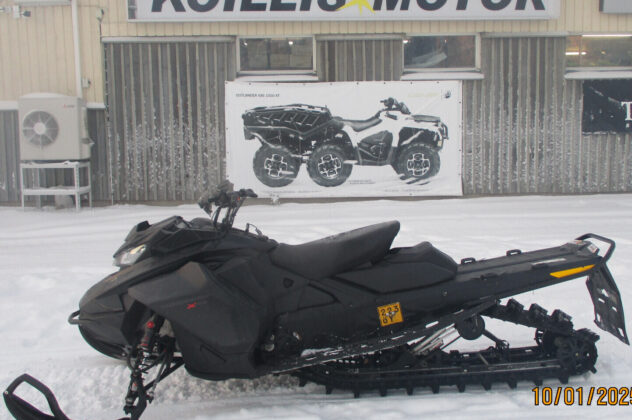 Moottorikelkka - Ski-Doo Backcountry