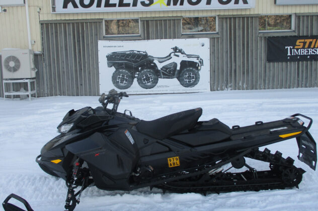 Moottorikelkka - Ski-Doo Backcountry