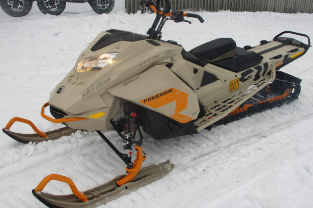 Moottorikelkka - Ski-Doo Freeride