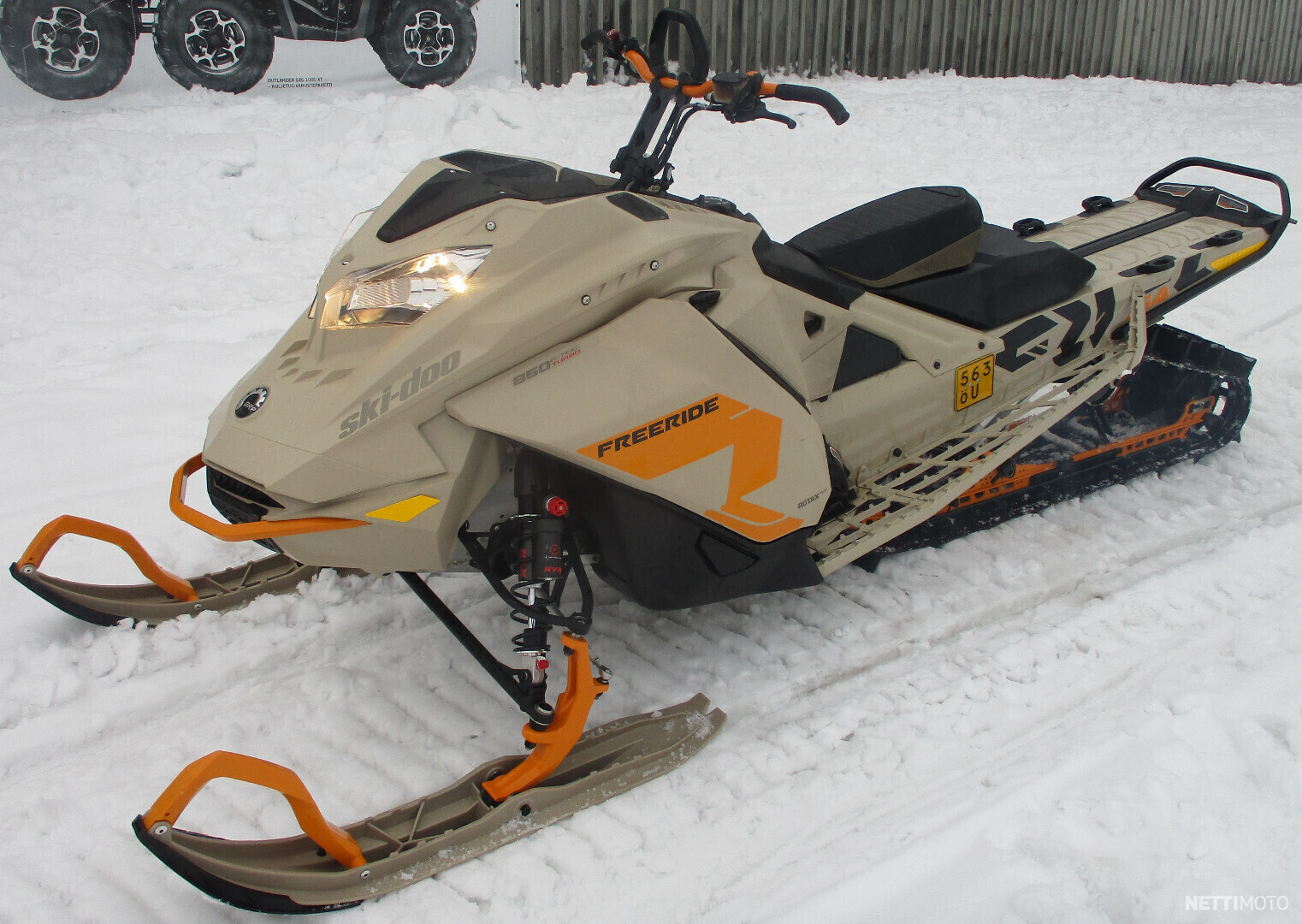 Moottorikelkka - Ski-Doo Freeride