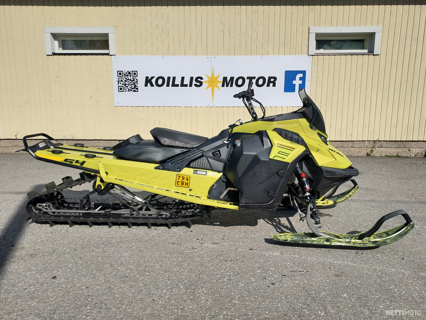 Moottorikelkka - Ski-Doo Freeride