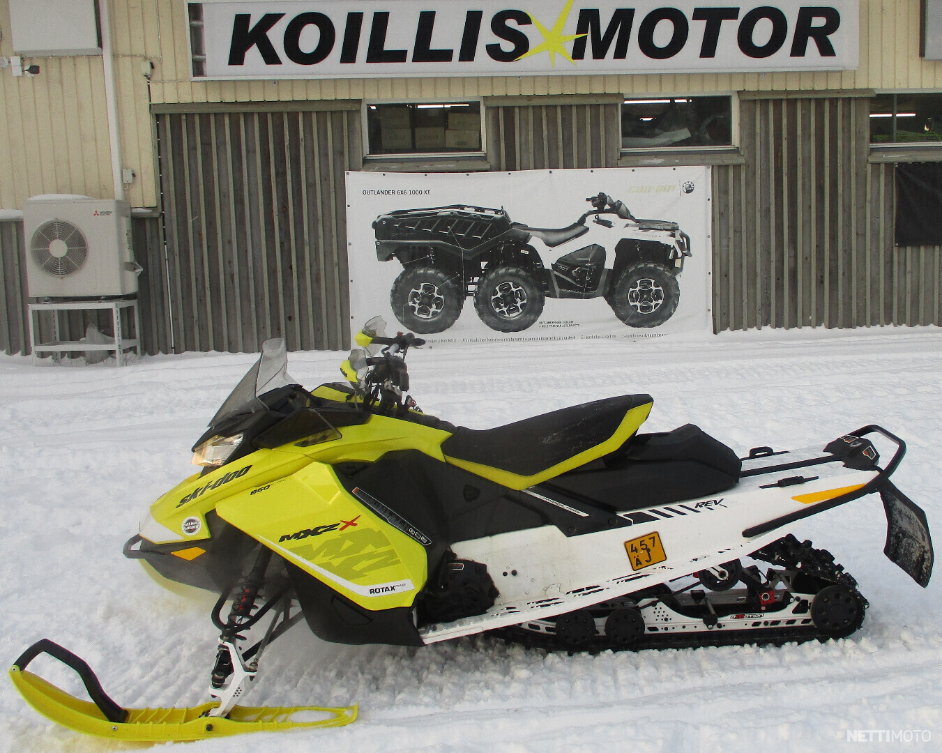 Moottorikelkka - Ski-Doo MX Z