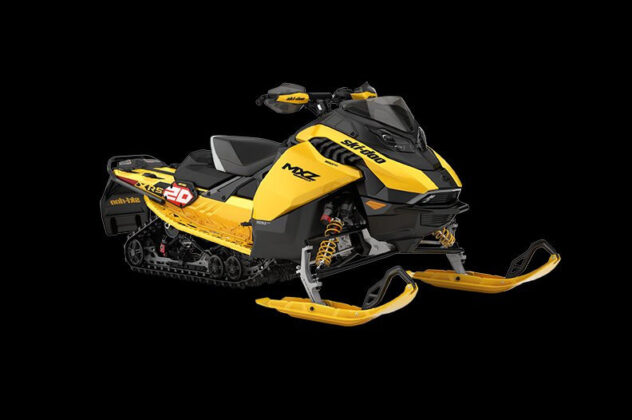 Moottorikelkka - Ski-Doo MX Z