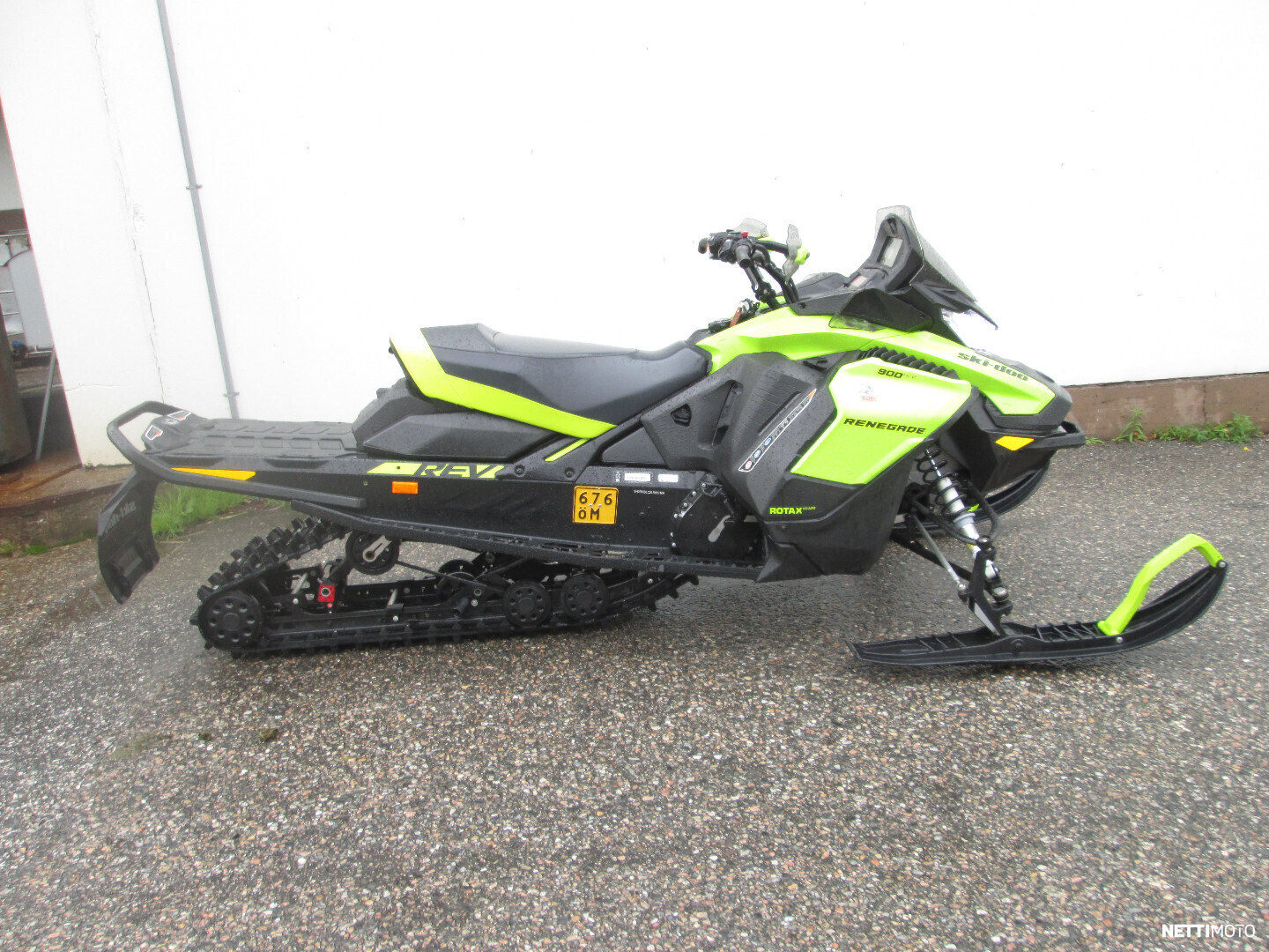 Moottorikelkka - Ski-Doo Renegade