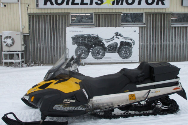 Moottorikelkka - Ski-Doo Skandic