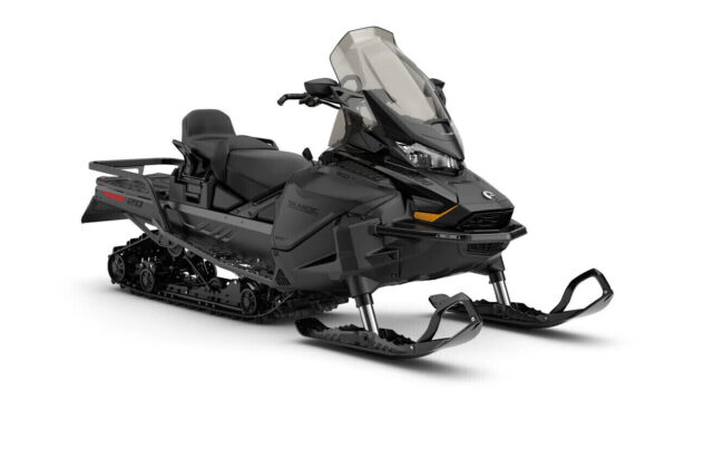 Moottorikelkka - Ski-Doo Skandic