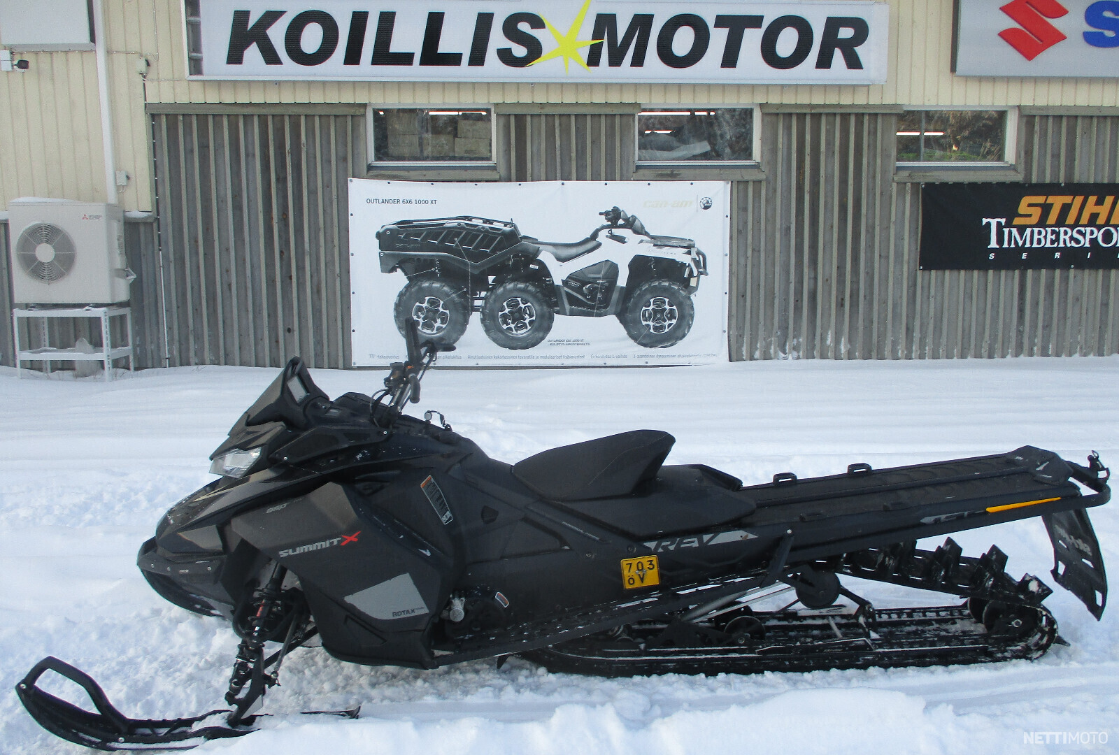 Moottorikelkka - Ski-Doo Summit