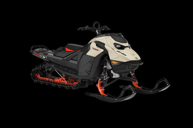 Moottorikelkka - Ski-Doo Summit