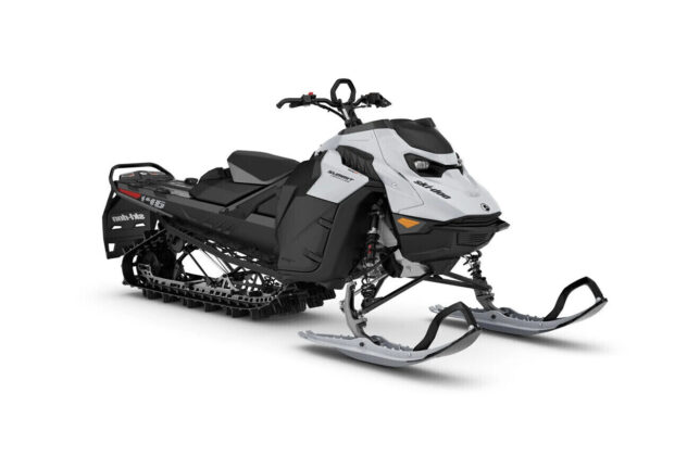 Moottorikelkka - Ski-Doo Summit