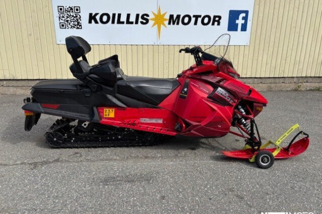 Moottorikelkka - Yamaha Sidewinder
