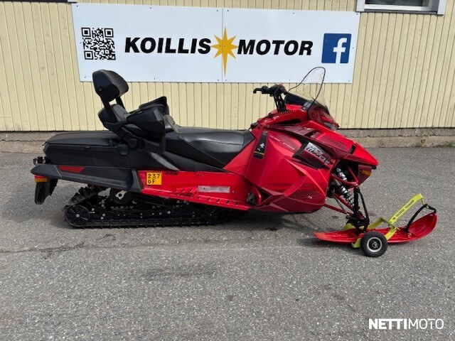 Moottorikelkka - Yamaha Sidewinder