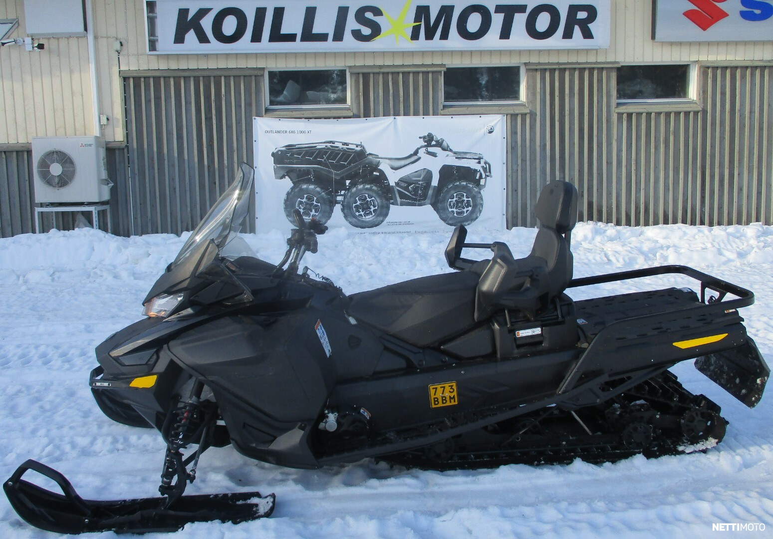 Moottorikelkka - Ski-Doo Expedition