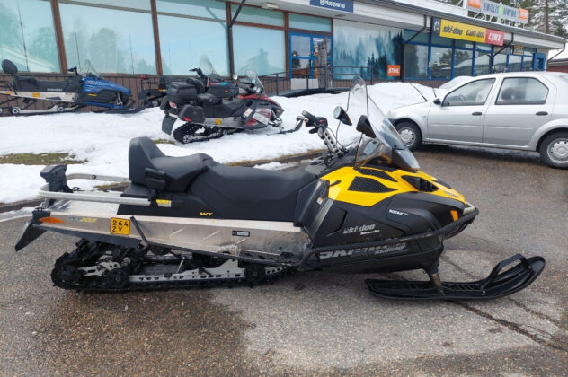 Moottorikelkka - Ski-Doo Skandic