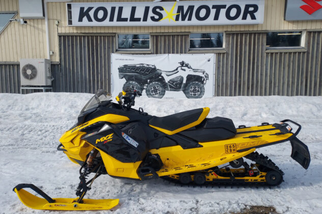 Moottorikelkka - Ski-Doo MX Z