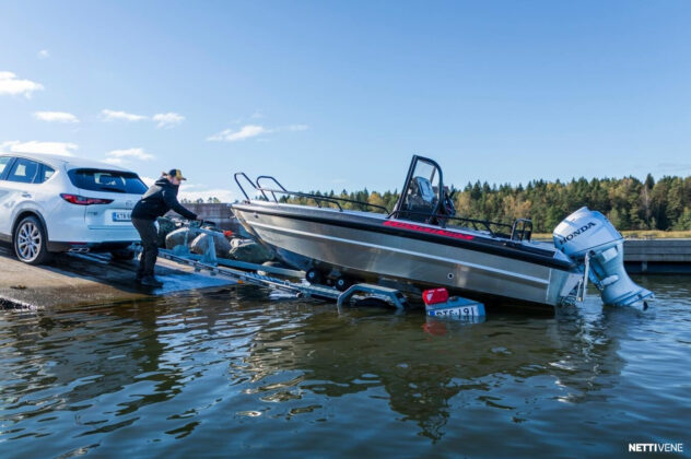 Moottorivene - Faster 465