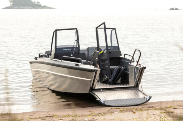 Moottorivene - Faster 545 SC