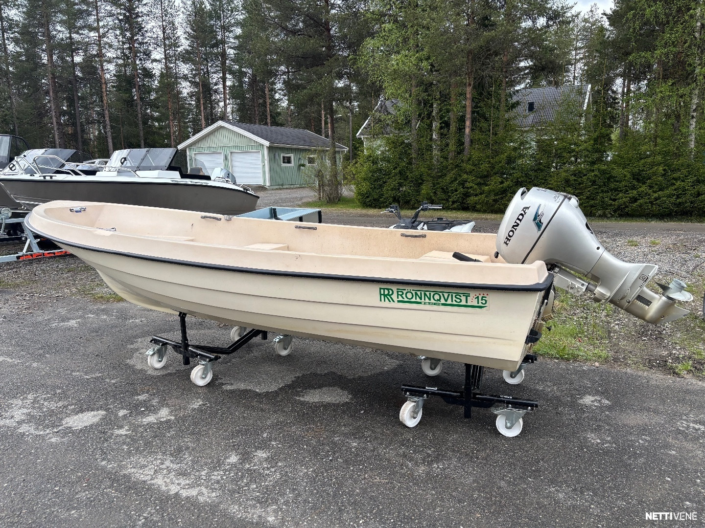 Moottorivene - Rönnqvist 15