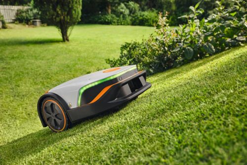Stihl iMow 5.0 robottileikkuri. 1 kpl, ylivuotinen tarjouskone. Paketissa, käyttämätön.