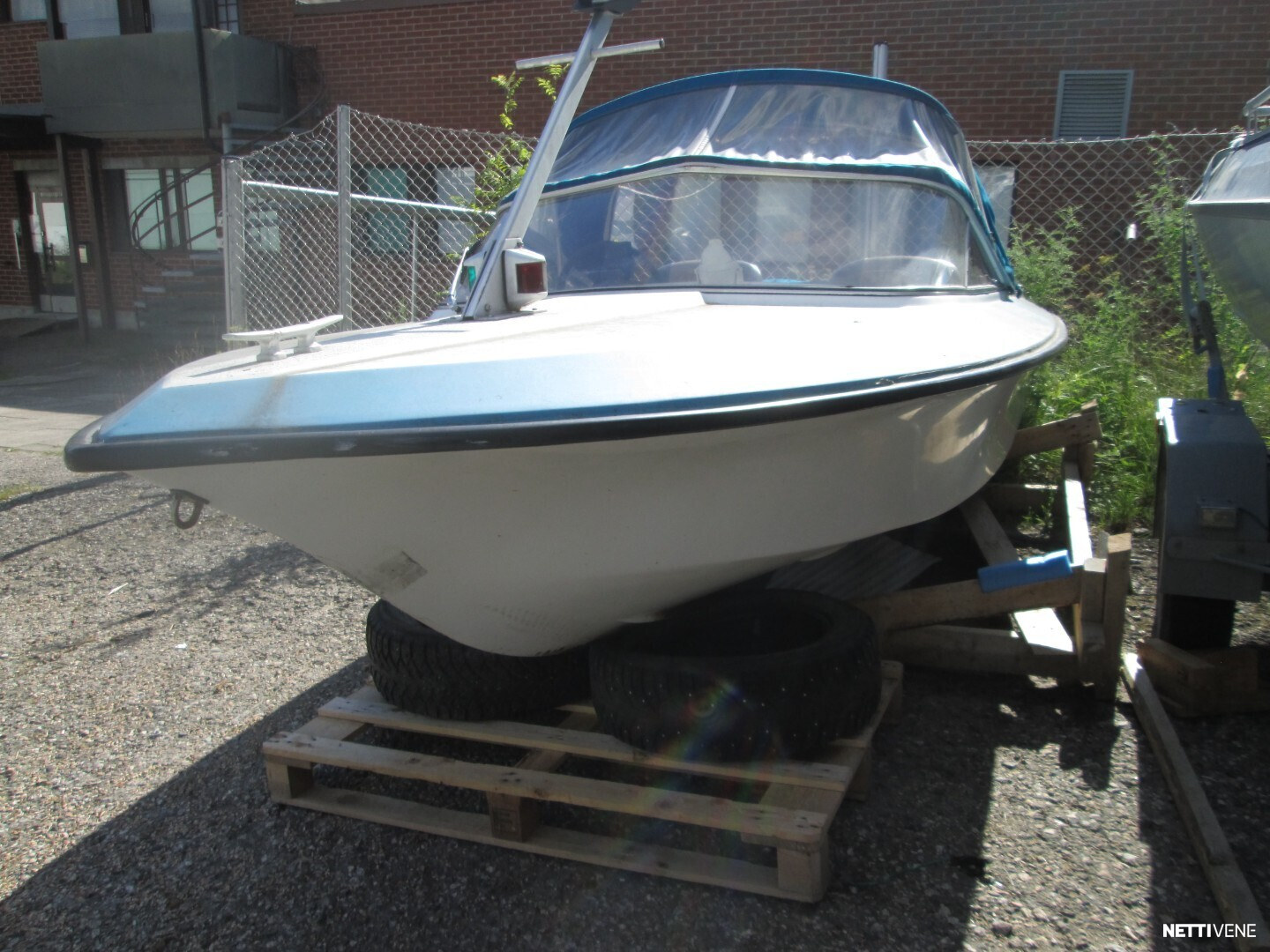 Moottorivene - Bella 440 T